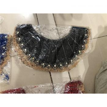 Collier or brodé avec appliques en strass pour mariage