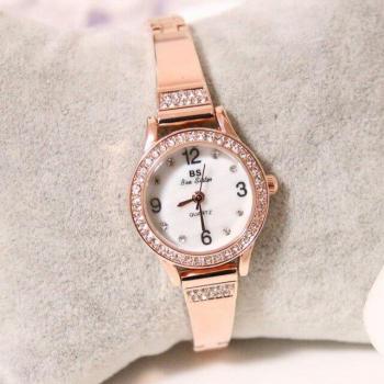 Reloj de Pulsera de Acero con Esfera Pequeña