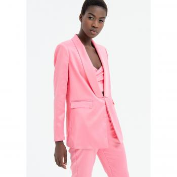 Blazer feminino em satén, corte ajustado, aba única