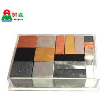 Échantillon éducatif de cubes volumétriquement équivalents