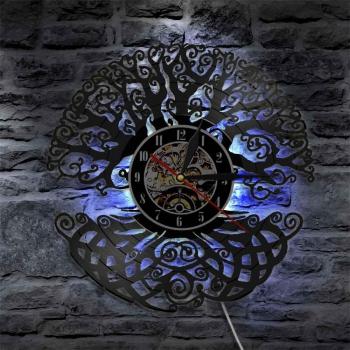 Silhouette Verde: Reloj y Arte