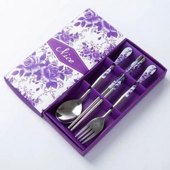 Coffret de couverts en porcelaine bleu et blanc