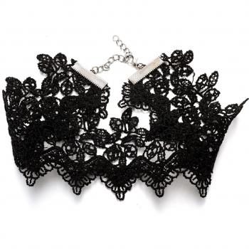Gargantilla Elegante con Encaje Negro