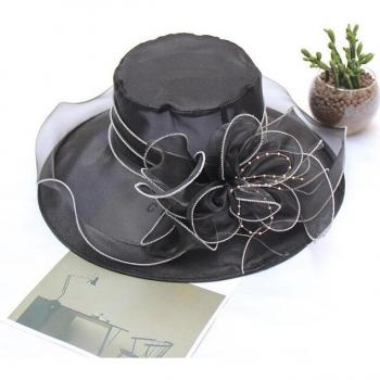 Rosa und Blau: Der perfekte Fascinator für Hochzeiten