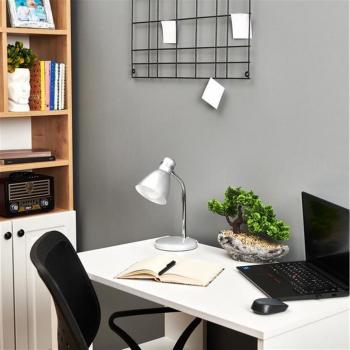 Luz de mesa moderna Safir Light en espiral cromada