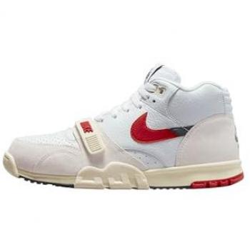 Air Trainer 1: Zapato Alto para Hombre en Negro y Leche de Coco