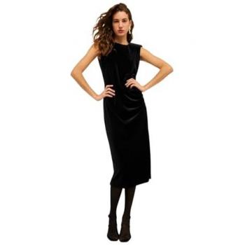 Motives: vestido de tubo en terciopelo