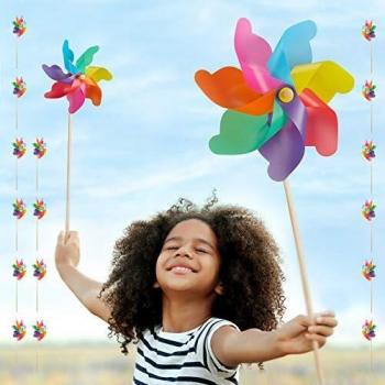 Regenbogenset für Kinder: 18 Windspiele aus PP und Holz