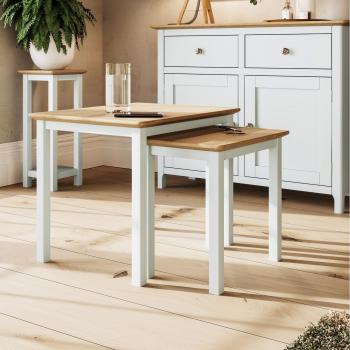 Oak Nest of 2 Tables