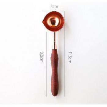 Cuillère à cire chaude avec manche en bois