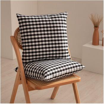 Lot double de housses de coussin noir en coton carrelé