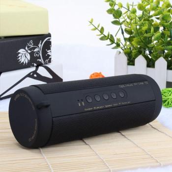 IPX7 Waterproof Bluetooth Subwoofer Speaker with Flashlight for Outdoor Use