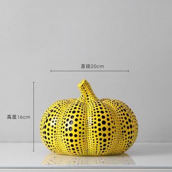 Élégance d’Automne : Citrouille Résinée et Lumineuse