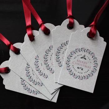 Holiday Season Wreath Keychain Tags – 6 x Kraft Brown Vintage