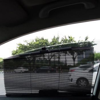 Retractable Car Window Blind – 60 × 46 cm, 1 Piece