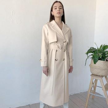 Vêtement d'extérieur femme trench automnal