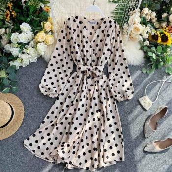 Robe Coréenne à Pois avec Ceinture