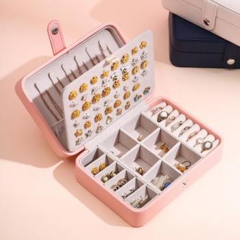 Slim Velvet Jewel Caddy – 16 cm x 11 cm x 5 cm, Light‑Weight & Fade‑Proof