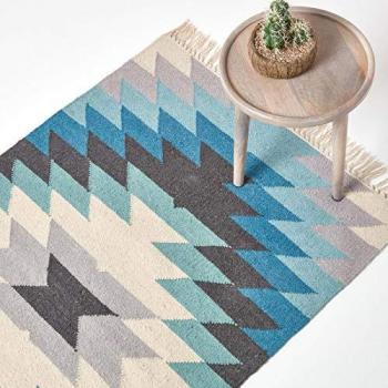 HOMESCAPES Helsinki Handwoven Geometric Pattern Blue Grey and Cream Kilim Wool Rug