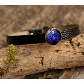 Bandera del Tiempo: Pulsera de Cuero Azul