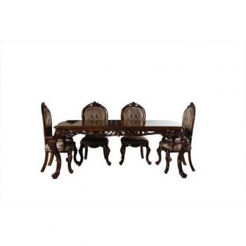 Elegante Essgruppe im Rokoko-Design