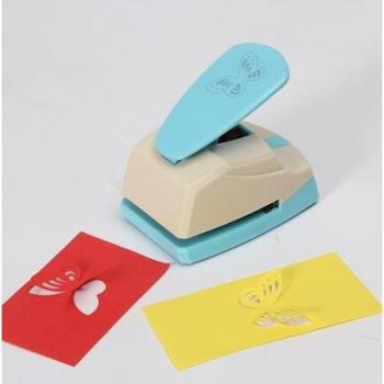 Herramienta de corte y diseño de tarjetas hechas a mano
