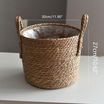 Pot de fleurs en paille tressée