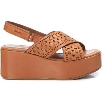 Sandalias de mujer Carmela color camel y cuña de 7 cm