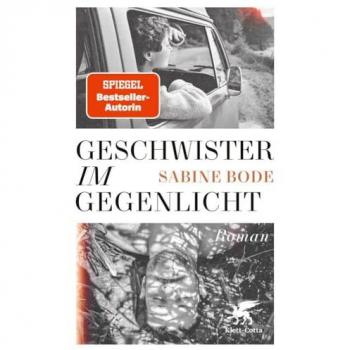 Geschwister im Gegenlicht
