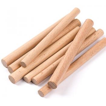 Espigas de madera sin terminar