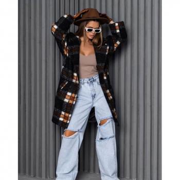 Issa Plus kariertes Damenoutfit