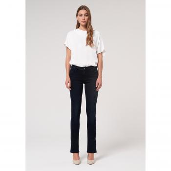 Jeans Slim Fit em Denim Stretch Preto com Efeito Modelador