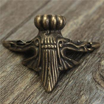 Boîte à bijoux décorative en laiton antique