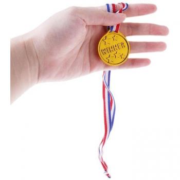 12 Stück Kunststoff Gold Pokal Preise Vergeben Medaillen Schulmaterial Freundschaftsspielzeug Requisiten Fotografie