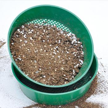 Plantador de malla plástica