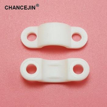 Attacheur de câble plastique à fixation par vis 30 exemplaires