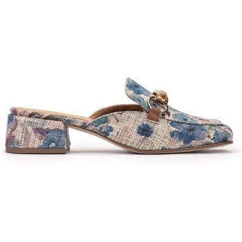 Zuecos de tejido en tonos azules de Pedro Miralles