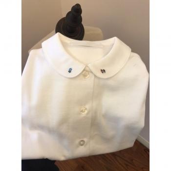 White Cotton Children's Shirt with Embroidered Flowers and Doll Collar