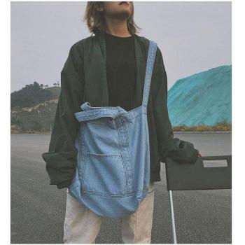 Frauen Schultertasche aus Jeans