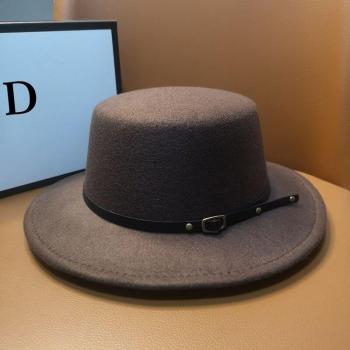 Winter-Helden Fedora mit Gürtel – HT227 Edition