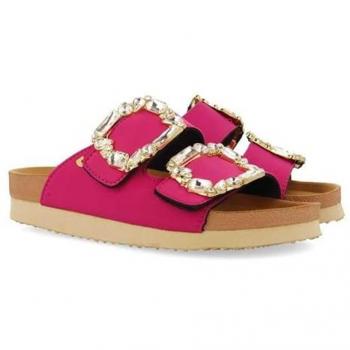 Gioseppo Aderklaa: Sandalias Planas Fucsia con Adorno