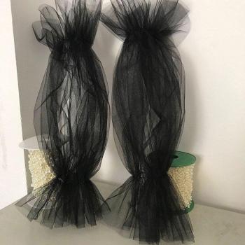 Brautaccessoires: Übertriebene Handschuhe