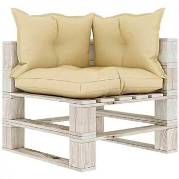 Sofá de esquina de palets de madera con cojines de color crema