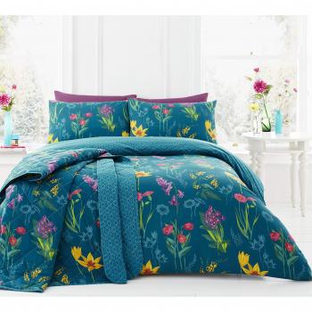 Dreams and Drapes Ingrid Duvet Cover and Pillowcase Set Green