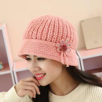 Bonnet de Lana Gruesa con Encaje Femenino