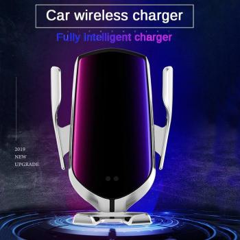 Estación de carga para smartphone en el auto, modelo Traesio