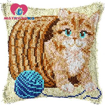 Almohada Decorativa Gato con Cierre y Alfombra