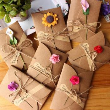 Handcrafted Dry Flower Greeting Cards – 5 Piece Retro Kraft Invitation Bundle