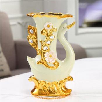 Cisne Majestuoso – Decoración de Comedor Europeo