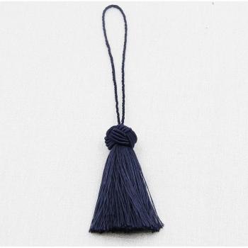 Mini Borlas Elegantes: Toque Final en Cortina